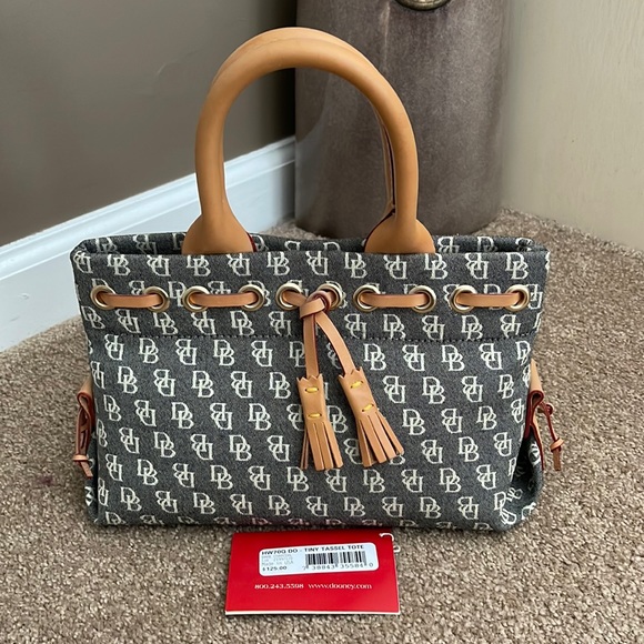 Dooney & Bourke Handbags - Dooney & Bourke Tote Handbag